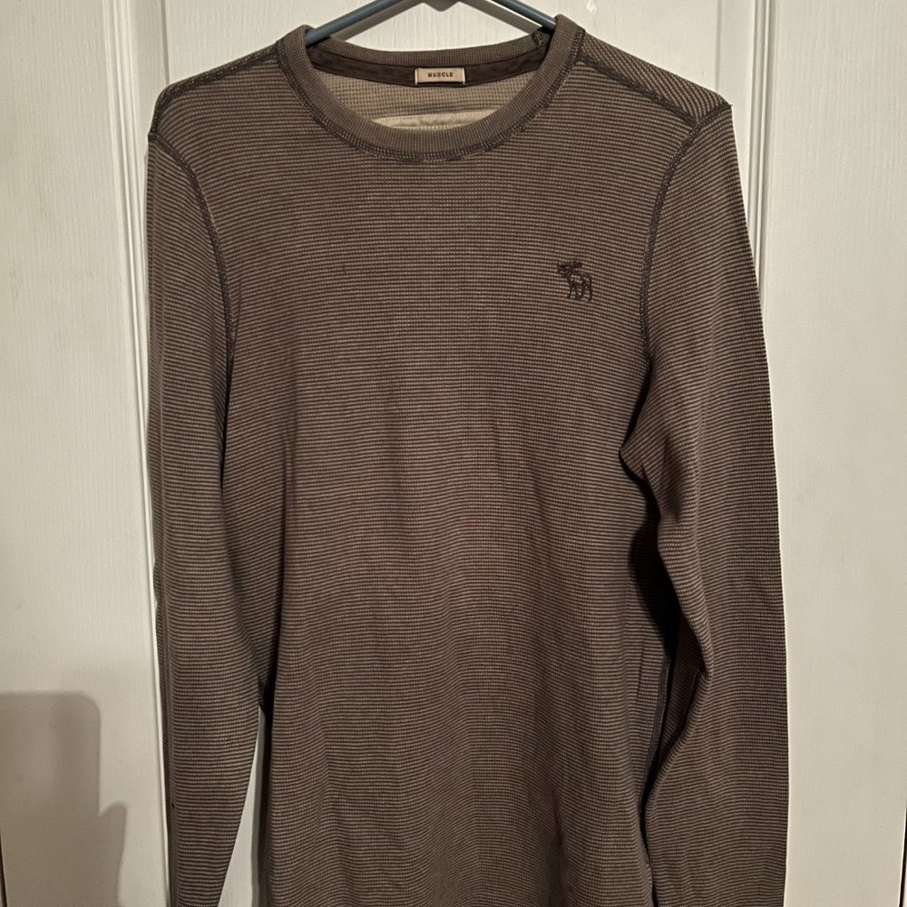 Abercrombie and Fitch Long Sleeve Top (Muscle Fit) - Picture 2 of 4